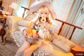 害羞7cosplay图片:松露与榛子的美食奇幻之旅